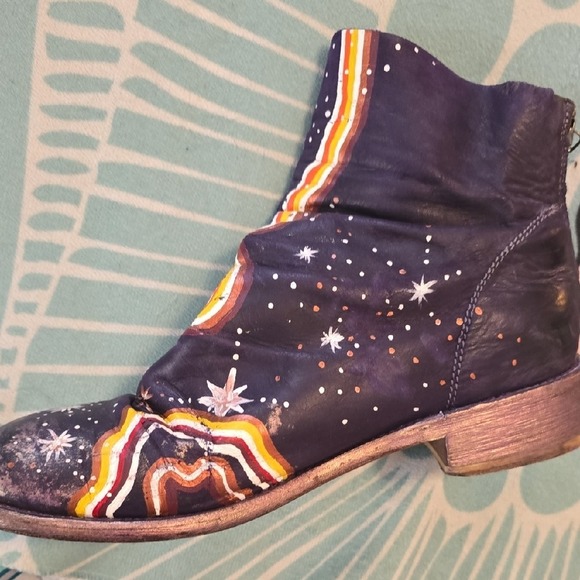 Unique Hand Painted Fluevog Purple Starry Night Ankle Boots Women's Size 9W - Picture 8 of 12